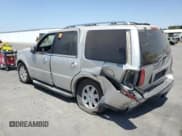 ✅ 2005 Lincoln Navigator Luxury • VIN: 5LMFU27555LJ22198 • Лот: 59389675. Опубликован ранее на Copart с пробегом Не указан. Бесплатный доступ к архиву аукционных продаж из США и подробный отчёт об истории автомобиля на DreamBid. Изображение 2.
