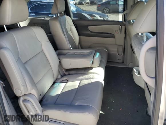 ✅ 2012 Honda Odyssey Touring • VIN: 5FNRL5H93CB056728 • Lot: 87208305. Wystawiony na Copart z przebiegiem 126 886 mil. Bezpłatny archiwum sprzedaży aukcyjnych z USA i szczegółowy raport historii pojazdu na DreamBid. Zdjęcie 11.