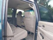 ✅ 2005 Chevrolet Avalanche Z71 • VIN: 3GNEK12Z05G182214 • Lot: 43382508. Listed on IAAI with 247,755 mi. Free auction sales archive from the USA and detailed vehicle history report at DreamBid. Image 8.