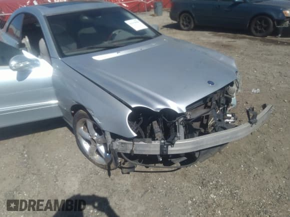 ✅ 2005 Mercedes-Benz CLK 320 • VIN: WDBTJ65J25F127494 • Lot: 41679956. Listed on IAAI with 106,746 mi. Free auction sales archive from the USA and detailed vehicle history report at DreamBid. Image 6.