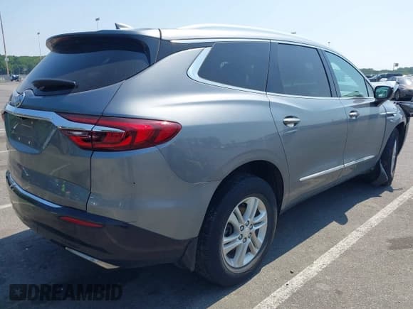 ✅ 2021 Buick Enclave Essence • VIN: 5GAEVAKW2MJ180999 • Lot: 42788412. Wystawiony na IAAI z przebiegiem 62 582 mil. Bezpłatny archiwum sprzedaży aukcyjnych z USA i szczegółowy raport historii pojazdu na DreamBid. Zdjęcie 4.