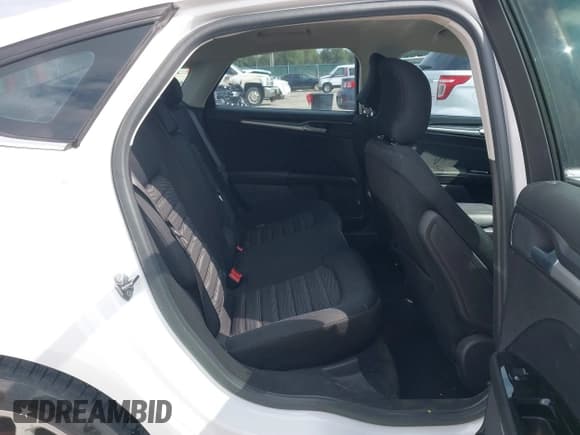 ✅ 2016 Ford Fusion SE • VIN: 3FA6P0HD6GR224516 • Lot: 43399353. Wystawiony na IAAI z przebiegiem 121 315 mil. Bezpłatny archiwum sprzedaży aukcyjnych z USA i szczegółowy raport historii pojazdu na DreamBid. Zdjęcie 8.