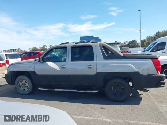 ✅ 2004 Chevrolet Avalanche Z66 • VIN: 3GNEC12T04G331664 • Lot: 43056675. Listed on IAAI with 209,767 mi. Free auction sales archive from the USA and detailed vehicle history report at DreamBid. Image 15.