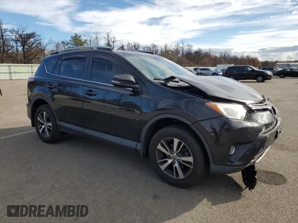 ✅ 2018 Toyota RAV4 XLE • VIN: 2T3RFREV4JW789586 • Лот: 92983195. Опубликован ранее на Copart с пробегом 102 443 миль. Бесплатный доступ к архиву аукционных продаж из США и подробный отчёт об истории автомобиля на DreamBid. Изображение 4.