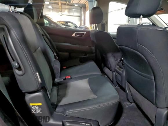 ✅ 2019 Nissan Pathfinder SL • VIN: 5N1DR2MM2KC611239 • Лот: 93741555. Опубликован ранее на Copart с пробегом 131 450 миль. Бесплатный доступ к архиву аукционных продаж из США и подробный отчёт об истории автомобиля на DreamBid. Изображение 11.