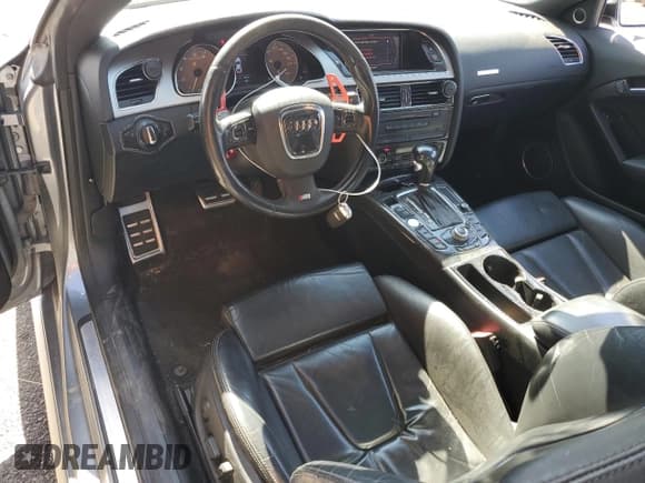 ✅ 2009 Audi S5 • VIN: WAURV78T89A005628 • Lot: 64133285. Wystawiony na Copart z przebiegiem 142 581 mil. Bezpłatny archiwum sprzedaży aukcyjnych z USA i szczegółowy raport historii pojazdu na DreamBid. Zdjęcie 8.