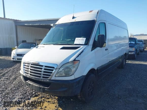 ✅ 2007 Freightliner Sprinter • VIN: WDYPE845875167020 • Lot: 41767586. Wystawiony na IAAI z przebiegiem 90 600 mil. Bezpłatny archiwum sprzedaży aukcyjnych z USA i szczegółowy raport historii pojazdu na DreamBid. Zdjęcie 2.