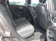 ✅ 2017 FIAT 500X Pop • VIN: ZFBCFXAB7HP553335 • Lot: 42249005. Wystawiony na IAAI z przebiegiem 76 790 mil. Bezpłatny archiwum sprzedaży aukcyjnych z USA i szczegółowy raport historii pojazdu na DreamBid. Zdjęcie 8.