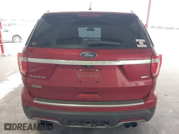 ✅ 2019 Ford Explorer Platinum • VIN: 1FM5K8HT2KGA52779 • Lot: 41622838. Wystawiony na IAAI z przebiegiem 128 555 mil. Bezpłatny archiwum sprzedaży aukcyjnych z USA i szczegółowy raport historii pojazdu na DreamBid. Zdjęcie 17.