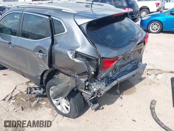 ✅ 2017 Nissan Rogue S • VIN: JN1BJ1CP0HW033757 • Lot: 42167576. Listed on IAAI with 75,743 mi. Free auction sales archive from the USA and detailed vehicle history report at DreamBid. Image 6.