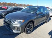 ✅ 2022 Audi Q5 S line Premium • VIN: WA1GAAFY9N2025712 • Lot: 43558124. Wystawiony na IAAI z przebiegiem 62 747 mil. Bezpłatny archiwum sprzedaży aukcyjnych z USA i szczegółowy raport historii pojazdu na DreamBid. Zdjęcie 2.