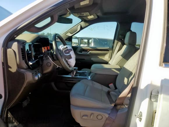 ✅ 2024 GMC Sierra 1500 SLT • VIN: 1GTUUDE81RZ252912 • Лот: 86103365. Опубликован ранее на Copart с пробегом 72 352 миль. Бесплатный доступ к архиву аукционных продаж из США и подробный отчёт об истории автомобиля на DreamBid. Изображение 7.