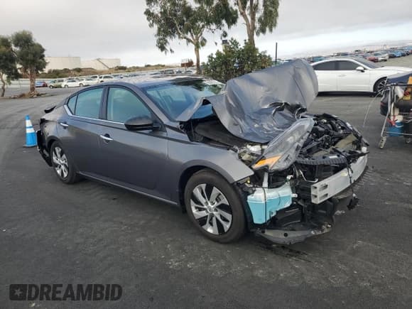 ✅ 2025 Nissan Altima S • VIN: 1N4BL4BV2SN334624 • Lot: 90895355. Listed on Copart with 1,385 mi. Free auction sales archive from the USA and detailed vehicle history report at DreamBid. Image 4.