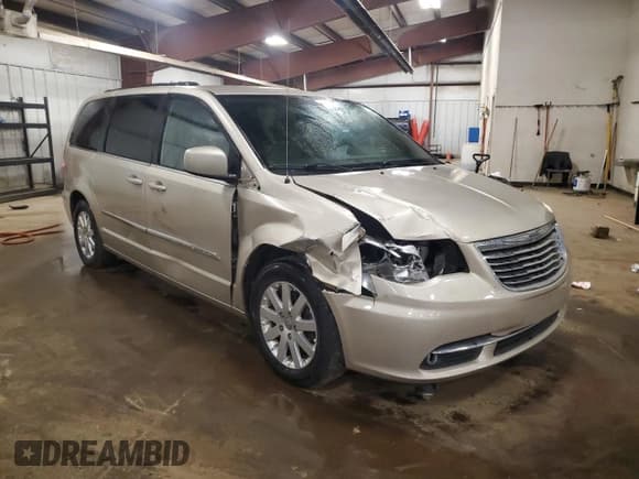 ✅ 2014 Chrysler Town & Country Touring • VIN: 2C4RC1BG7ER144494 • Lot: 89699375. Wystawiony na Copart z przebiegiem 137 183 mil. Bezpłatny archiwum sprzedaży aukcyjnych z USA i szczegółowy raport historii pojazdu na DreamBid. Zdjęcie 4.