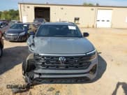 ✅ 2025 Volkswagen Atlas 2.0T SEL R-Line Black • VIN: 1V2AE2CA9SC207251 • Лот: 43245410. Опубликован ранее на IAAI с пробегом 7 939 миль. Бесплатный доступ к архиву аукционных продаж из США и подробный отчёт об истории автомобиля на DreamBid. Изображение 13.