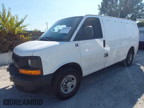 ✅ 2014 Chevrolet Express Cargo • VIN: 1GCWGFCGXE1134971 • Lot: 43158546. Wystawiony na IAAI z przebiegiem 105 034 mil. Bezpłatny archiwum sprzedaży aukcyjnych z USA i szczegółowy raport historii pojazdu na DreamBid. Zdjęcie 17.