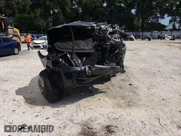 ✅ 2020 Chevrolet Suburban LT • VIN: 1GNSKHKC1LR227472 • Lot: 64902994. Wystawiony na Copart z przebiegiem Nie podano. Bezpłatny archiwum sprzedaży aukcyjnych z USA i szczegółowy raport historii pojazdu na DreamBid. Zdjęcie 11.