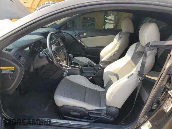 ✅ 2014 Hyundai Genesis Coupe Premium • VIN: KMHHT6KDXEU118663 • Lot: 67302595. Wystawiony na Copart z przebiegiem 114 118 mil. Bezpłatny archiwum sprzedaży aukcyjnych z USA i szczegółowy raport historii pojazdu na DreamBid. Zdjęcie 7.