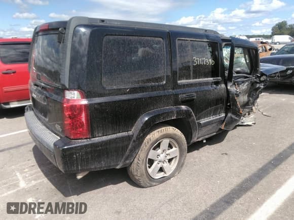 ✅ 2007 Jeep Commander Sport • VIN: 1J8HG48K57C647510 • Lot: 41883720. Wystawiony na IAAI z przebiegiem 210 051 mil. Bezpłatny archiwum sprzedaży aukcyjnych z USA i szczegółowy raport historii pojazdu na DreamBid. Zdjęcie 4.