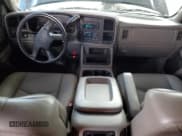 ✅ 2006 Chevrolet Silverado 2500HD LT1 • VIN: 1GCHC23D86F236745 • Лот: 43630855. Опубликован ранее на Copart с пробегом 267 072 миль. Бесплатный доступ к архиву аукционных продаж из США и подробный отчёт об истории автомобиля на DreamBid. Изображение 8.