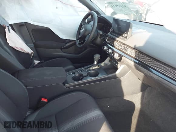 ✅ 2026 Honda Civic Sport • VIN: 19XFL2H8XTE000641 • Lot: 43469141. Wystawiony na IAAI z przebiegiem 982 mil. Bezpłatny archiwum sprzedaży aukcyjnych z USA i szczegółowy raport historii pojazdu na DreamBid. Zdjęcie 5.