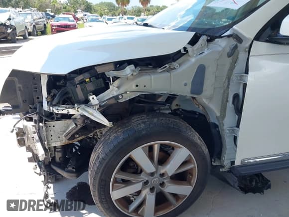 ✅ 2015 Nissan Pathfinder S • VIN: 5N1AR2MN0FC669271 • Lot: 42844686. Listed on IAAI with 62,512 mi. Free auction sales archive from the USA and detailed vehicle history report at DreamBid. Image 18.