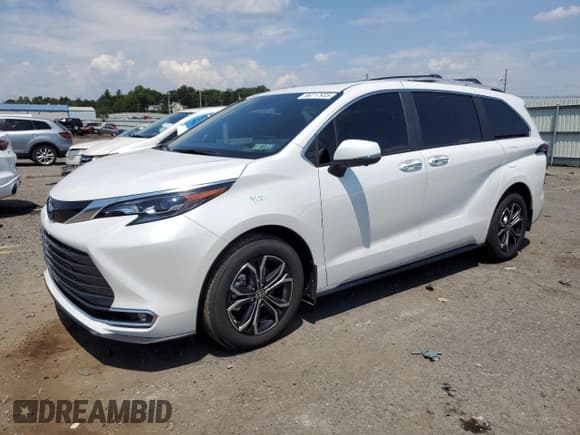 ✅ 2025 Toyota Sienna Platinum • VIN: 5TDESKFC1SS172664 • Лот: 66717935. Опубликован ранее на Copart с пробегом 3 769 миль. Бесплатный доступ к архиву аукционных продаж из США и подробный отчёт об истории автомобиля на DreamBid. Изображение 1.