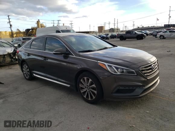 ✅ 2016 Hyundai Sonata Sport • VIN: 5NPE34AF3GH325181 • Lot: 43647203. Listed on Copart with 98,026 mi. Free auction sales archive from the USA and detailed vehicle history report at DreamBid. Image 4.
