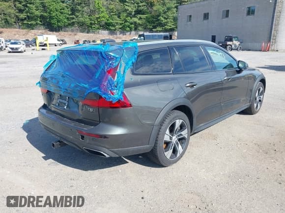 ✅ 2021 Volvo V60 • VIN: YV4102WK1M1071620 • Lot: 42354999. Wystawiony na IAAI z przebiegiem 48 332 mil. Bezpłatny archiwum sprzedaży aukcyjnych z USA i szczegółowy raport historii pojazdu na DreamBid. Zdjęcie 4.