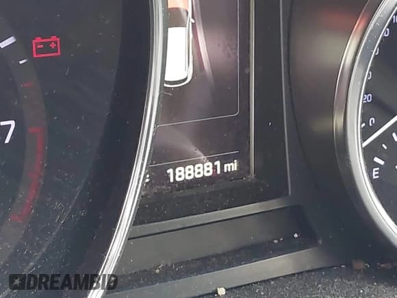 ✅ 2017 Hyundai Santa Fe SE • VIN: KM8SN4HF1HU215249 • Lot: 43508975. Listed on IAAI with 188,881 mi. Free auction sales archive from the USA and detailed vehicle history report at DreamBid. Image 7.