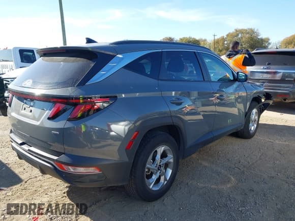 ✅ 2024 Hyundai Tucson SEL • VIN: 5NMJBCDEXRH422702 • Lot: 43651267. Listed on IAAI with 40,025 mi. Free auction sales archive from the USA and detailed vehicle history report at DreamBid. Image 4.