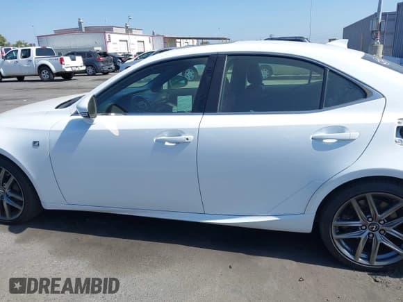 ✅ 2014 Lexus IS 350 • VIN: JTHBE1D25E5002122 • Lot: 42516955. Listed on IAAI with 85,127 mi. Free auction sales archive from the USA and detailed vehicle history report at DreamBid. Image 14.