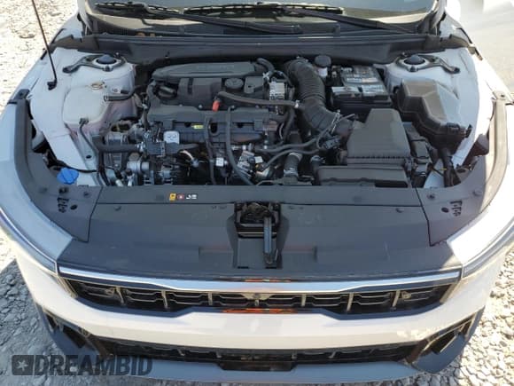 ✅ 2025 Kia K4 GT-Line Turbo • VIN: 3KPFW4DC3SE108613 • Lot: 80365925. Listed on Copart with 2,364 mi. Free auction sales archive from the USA and detailed vehicle history report at DreamBid. Image 11.