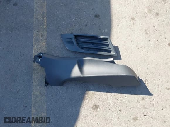 ✅ 2015 Chevrolet Traverse LS • VIN: 1GNKRFED0FJ128150 • Lot: 43406845. Wystawiony na IAAI z przebiegiem 125 459 mil. Bezpłatny archiwum sprzedaży aukcyjnych z USA i szczegółowy raport historii pojazdu na DreamBid. Zdjęcie 12.