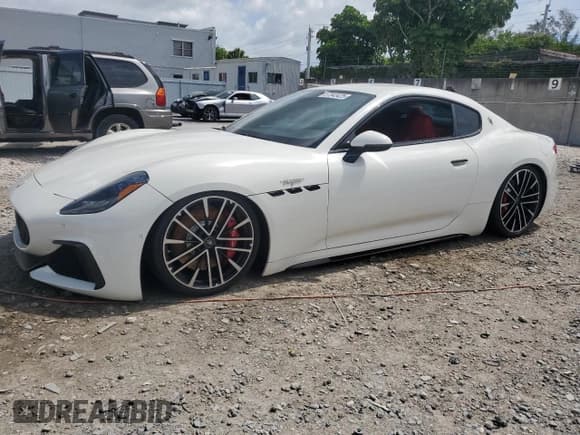 ✅ 2024 Maserati GranTurismo • VIN: ZAMBMVDB6RX441363 • Lot: 57343425. Listed on Copart with 376 mi. Free auction sales archive from the USA and detailed vehicle history report at DreamBid. Image 1.
