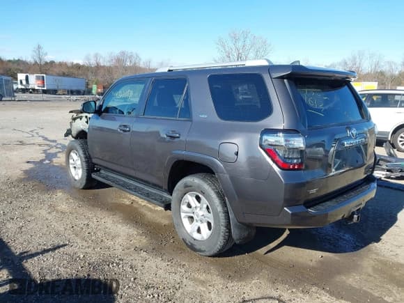 ✅ 2018 Toyota 4Runner SR5 • VIN: JTEBU5JR2J5493686 • Lot: 43621613. Wystawiony na IAAI z przebiegiem 86 723 mil. Bezpłatny archiwum sprzedaży aukcyjnych z USA i szczegółowy raport historii pojazdu na DreamBid. Zdjęcie 3.