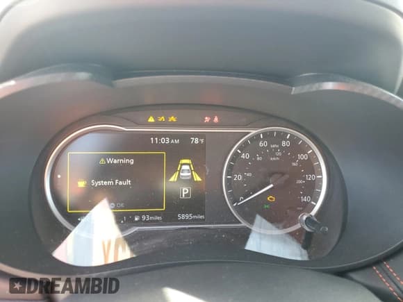 ✅ 2025 Nissan Versa SR • VIN: 3N1CN8FV0SL823648 • Лот: 82209845. Опубликован ранее на Copart с пробегом 5 895 миль. Бесплатный доступ к архиву аукционных продаж из США и подробный отчёт об истории автомобиля на DreamBid. Изображение 9.