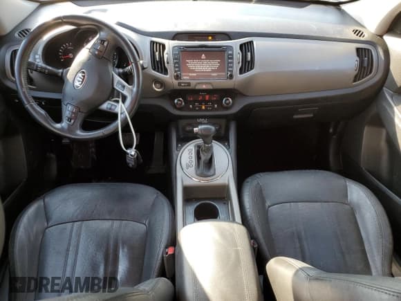 ✅ 2014 Kia Sportage EX • VIN: KNDPC3AC3E7562800 • Lot: 81058905. Listed on Copart with 187,615 mi. Free auction sales archive from the USA and detailed vehicle history report at DreamBid. Image 8.