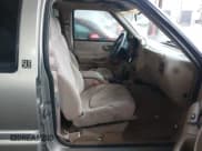 ✅ 1999 GMC Jimmy SLE • VIN: 1GKDT13W7X2529298 • Лот: 41556249. Опубликован ранее на IAAI с пробегом 114 750 миль. Бесплатный доступ к архиву аукционных продаж из США и подробный отчёт об истории автомобиля на DreamBid. Изображение 5.