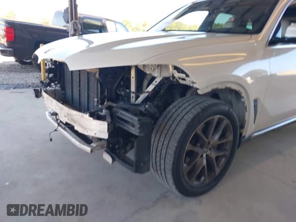 ✅ 2019 BMW X5 xDrive40i • VIN: 5UXCR6C59KLL21046 • Lot: 43353523. Wystawiony na IAAI z przebiegiem 91 785 mil. Bezpłatny archiwum sprzedaży aukcyjnych z USA i szczegółowy raport historii pojazdu na DreamBid. Zdjęcie 6.