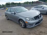 ✅ 2012 Mercedes-Benz C 300 Sport • VIN: WDDGF8BB5CR225904 • Lot: 43010982. Wystawiony na IAAI z przebiegiem 90 115 mil. Bezpłatny archiwum sprzedaży aukcyjnych z USA i szczegółowy raport historii pojazdu na DreamBid. Zdjęcie 1.