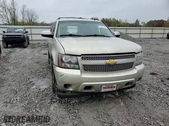 ✅ 2014 Chevrolet Tahoe LTZ • VIN: 1GNSCCE08ER106698 • Lot: 52803935. Listed on Copart with 379,720 mi. Free auction sales archive from the USA and detailed vehicle history report at DreamBid. Image 11.