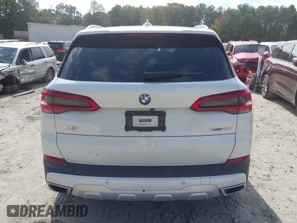 ✅ 2019 BMW X5 xDrive40i • VIN: 5UXCR6C52KLL34222 • Lot: 43409471. Wystawiony na IAAI z przebiegiem 106 705 mil. Bezpłatny archiwum sprzedaży aukcyjnych z USA i szczegółowy raport historii pojazdu na DreamBid. Zdjęcie 17.