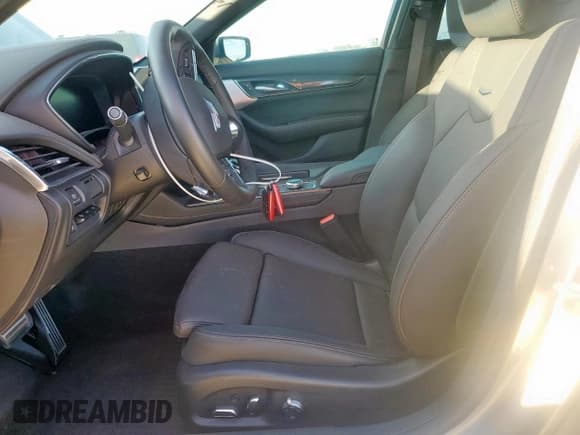 ✅ 2024 Cadillac CT5-V • VIN: 1G6DR5RW4R0116975 • Lot: 80635055. Wystawiony na Copart z przebiegiem 3 667 mil. Bezpłatny archiwum sprzedaży aukcyjnych z USA i szczegółowy raport historii pojazdu na DreamBid. Zdjęcie 7.