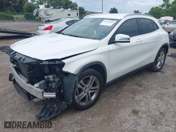 ✅ 2020 Mercedes-Benz GLA 250 • VIN: WDCTG4GB2LJ686994 • Лот: 42629866. Опубликован ранее на IAAI с пробегом 60 129 миль. Бесплатный доступ к архиву аукционных продаж из США и подробный отчёт об истории автомобиля на DreamBid. Изображение 2.