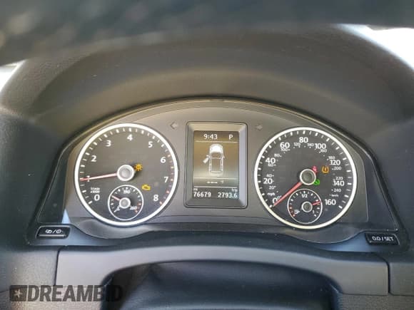 ✅ 2016 Volkswagen Tiguan SEL • VIN: WVGBV7AX0GW547500 • Lot: 84235004. Wystawiony na Copart z przebiegiem 76 679 mil. Bezpłatny archiwum sprzedaży aukcyjnych z USA i szczegółowy raport historii pojazdu na DreamBid. Zdjęcie 9.