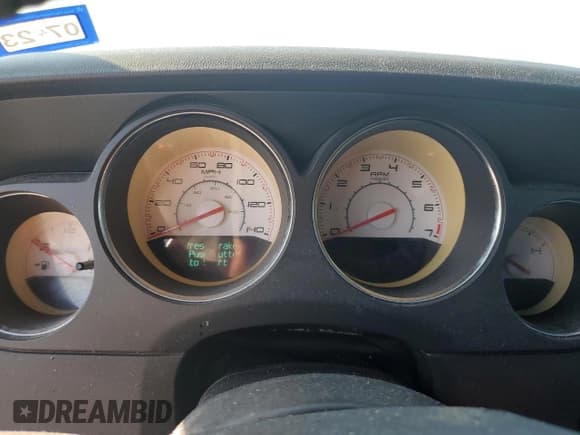 ✅ 2013 Dodge Challenger SXT • VIN: 2C3CDYAG1DH670917 • Lot: 71423584. Wystawiony na Copart z przebiegiem 124 608 mil. Bezpłatny archiwum sprzedaży aukcyjnych z USA i szczegółowy raport historii pojazdu na DreamBid. Zdjęcie 9.