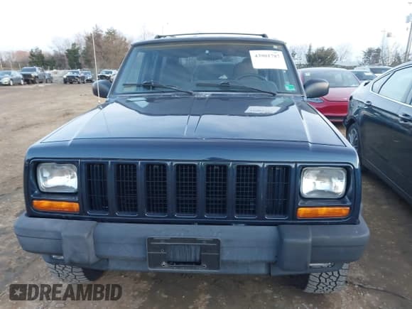 ✅ 2001 Jeep Cherokee Sport • VIN: 1J4FF48S21L502816 • Lot: 43901787. Listed on IAAI with 150,355 mi. Free auction sales archive from the USA and detailed vehicle history report at DreamBid. Image 6.