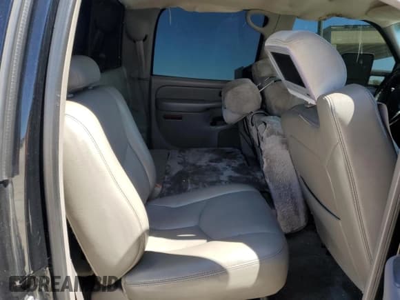 ✅ 2004 GMC Sierra 2500HD SLT • VIN: 1GTHK23264F256961 • Lot: 47844355. Wystawiony na Copart z przebiegiem Nie podano. Bezpłatny archiwum sprzedaży aukcyjnych z USA i szczegółowy raport historii pojazdu na DreamBid. Zdjęcie 10.