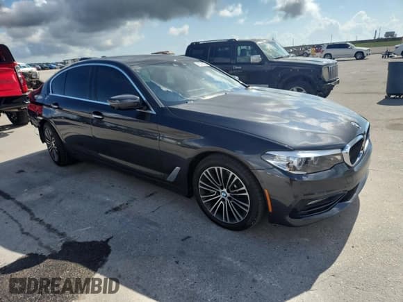 ✅ 2017 BMW 5 Series 530i • VIN: WBAJA5C34HG896405 • Lot: 85378555. Wystawiony na Copart z przebiegiem 117 206 mil. Bezpłatny archiwum sprzedaży aukcyjnych z USA i szczegółowy raport historii pojazdu na DreamBid. Zdjęcie 4.
